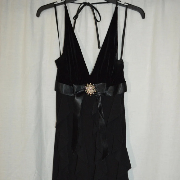Betsy Adam Formal 4 Dress Black Sleeveless Ruffle - Picture 1 of 7